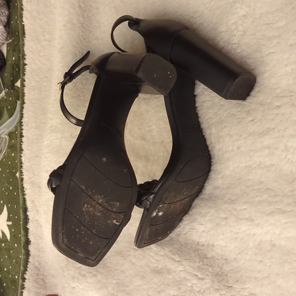 Nine West ankle strap heels - Picture 4 of 6